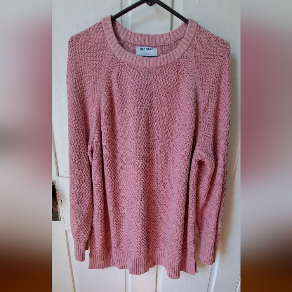 Old Navy Women's Soft Pink Crew Neck Sweater